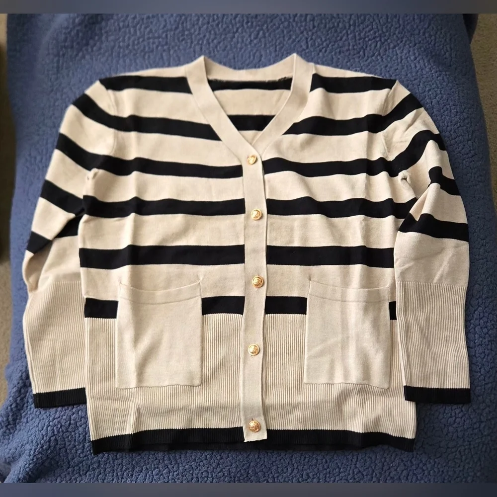 Viottiset  2 Piece Outfit/Lounge Wear #1206 NWOT - Picture 6 of 13